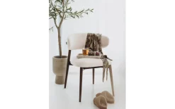 Stoel Diede met massief houten frame